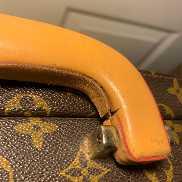 Vintage Louis Vutton Briefcase - Picture 9 of 9